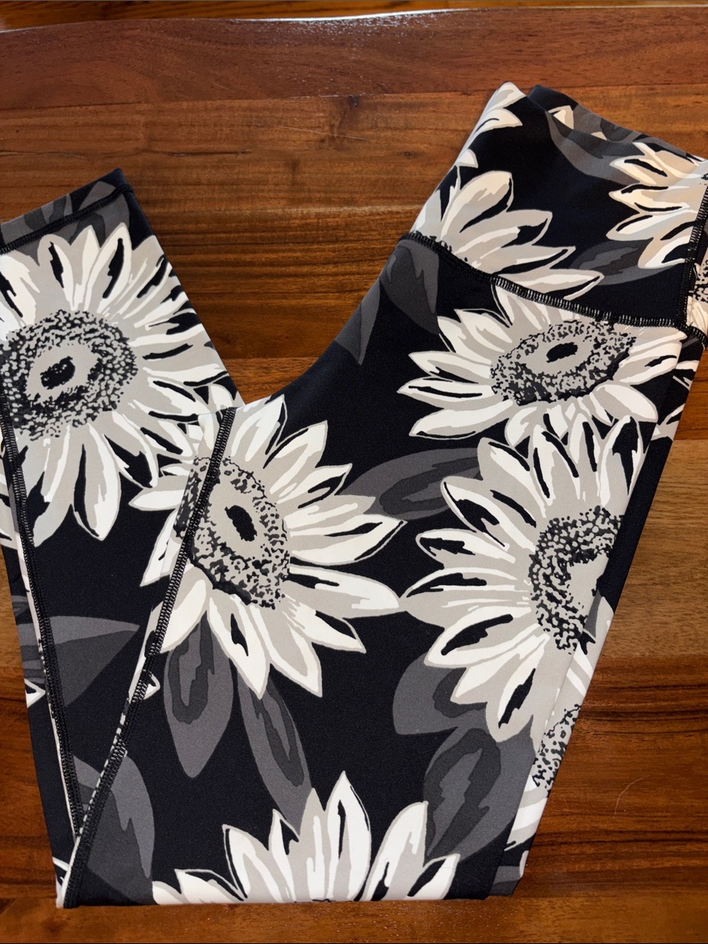 aerie Black & White Sunflower Print Leggings